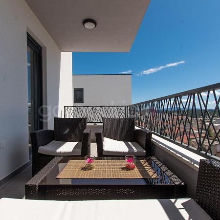 מאקרסקה Sea View Apartment Leana מראה חיצוני תמונה