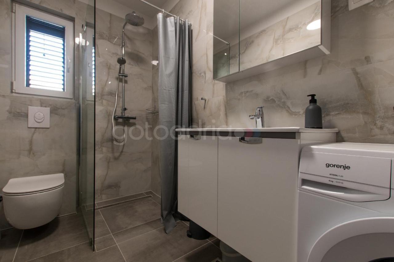 מאקרסקה Sea View Apartment Leana מראה חיצוני תמונה